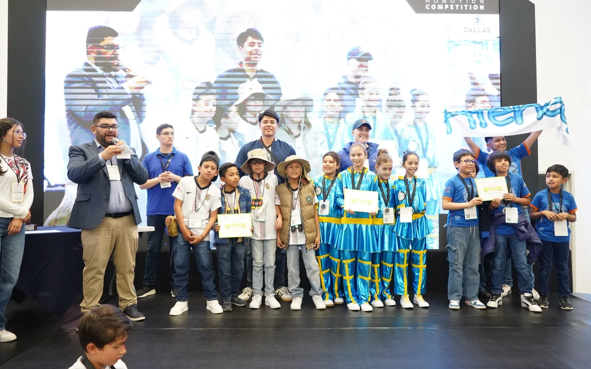 Estudiantes premiados en el Torneo Nacional de Robótica Robotic Minds