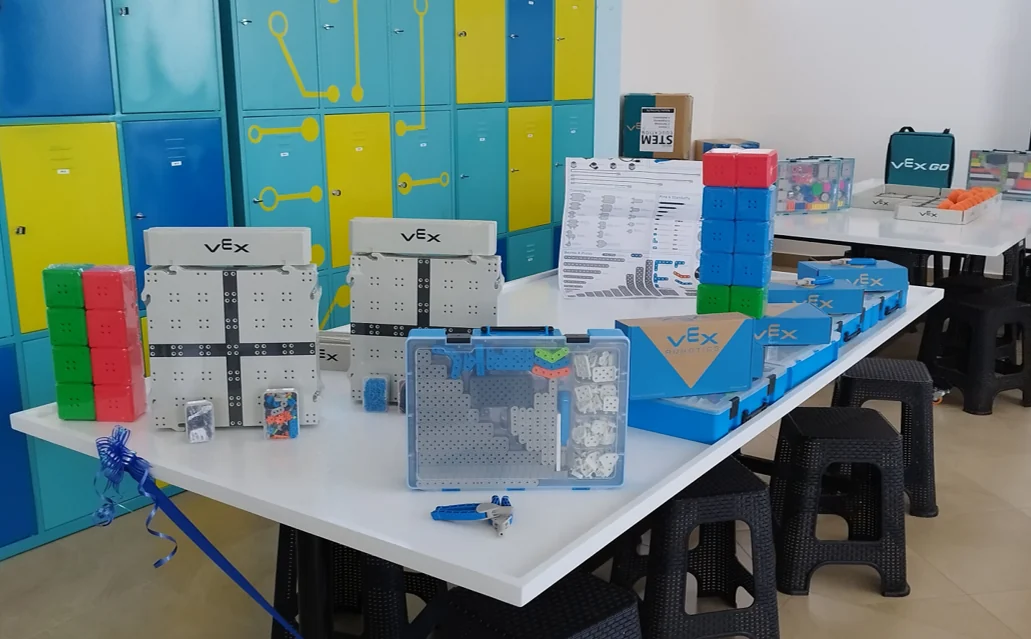 Equipamiento VEX para el laboratorio institucional